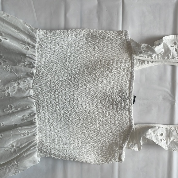 Forever 21 women’s embroidered pant and halter top outfit - Picture 5 of 10